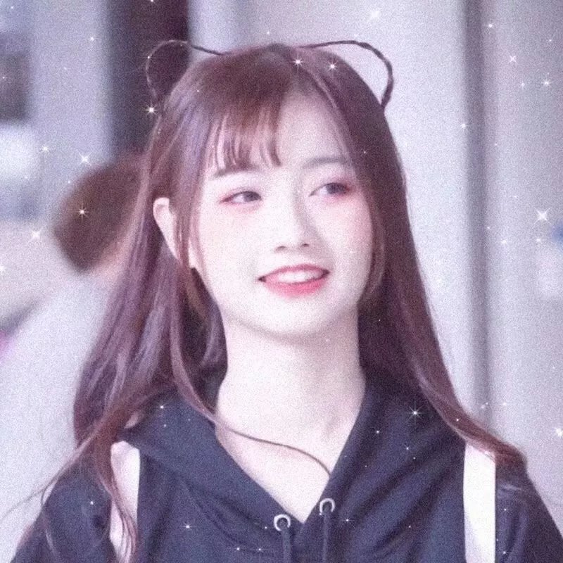 空庭夜雨蚀灯痕